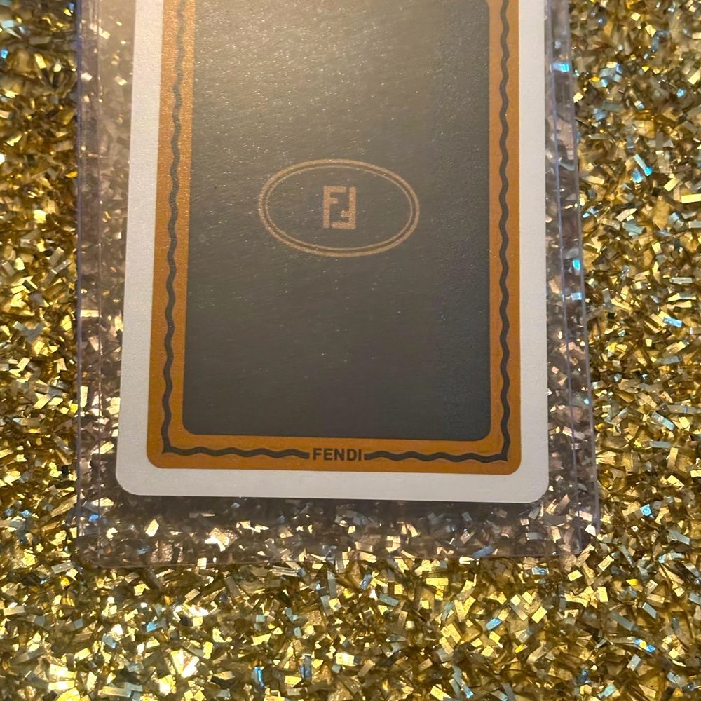 Fendi Black and Gold Card - Picture 5 of 6